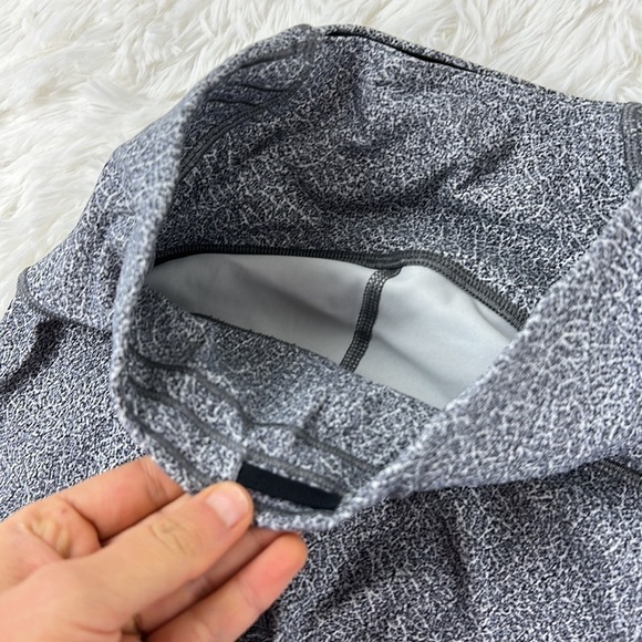 🔥$SALE$🔥 Lululemon Train Times Crop (17") Fractal Alpine White Black / Black - Picture 2 of 4